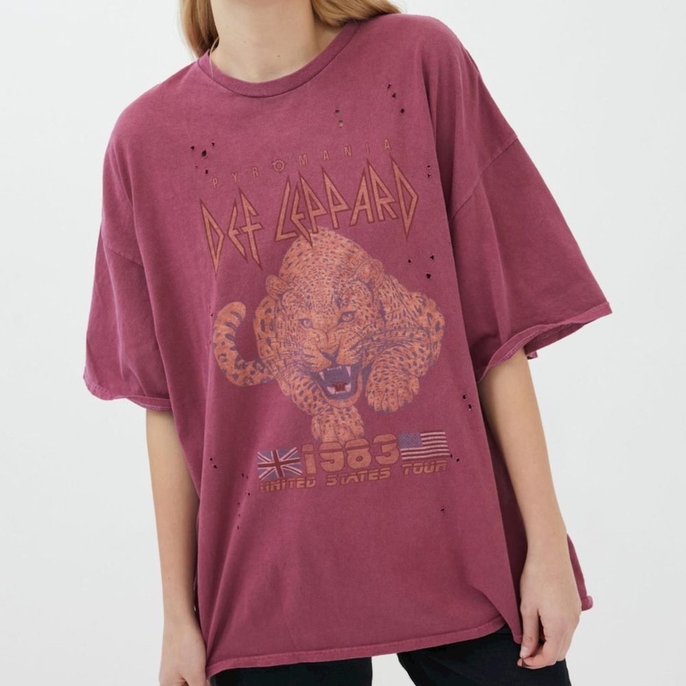 Urban Outfitters Def Leppard Band Tee!
